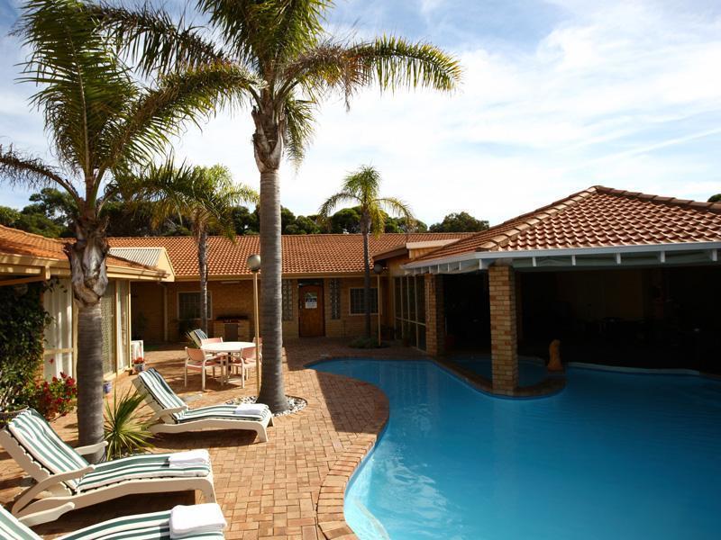Motel Comfort Bay Of Isles 4*